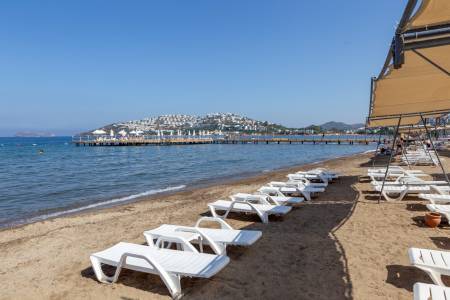 AZURE BY YELKEN HOTEL Pools & Beach